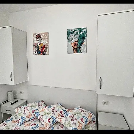 Apartament Garsoniera Ada *